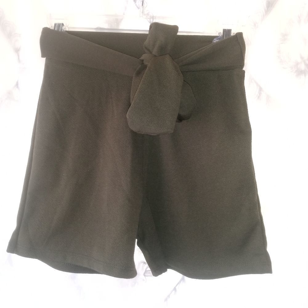 Shorts size small. ( Bag K )